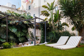 Pool & Garden Apt In the Heart of Lisbon